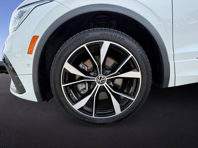 Used 2022 Volkswagen Tiguan SEL R-Line AWD/4WD image 10
