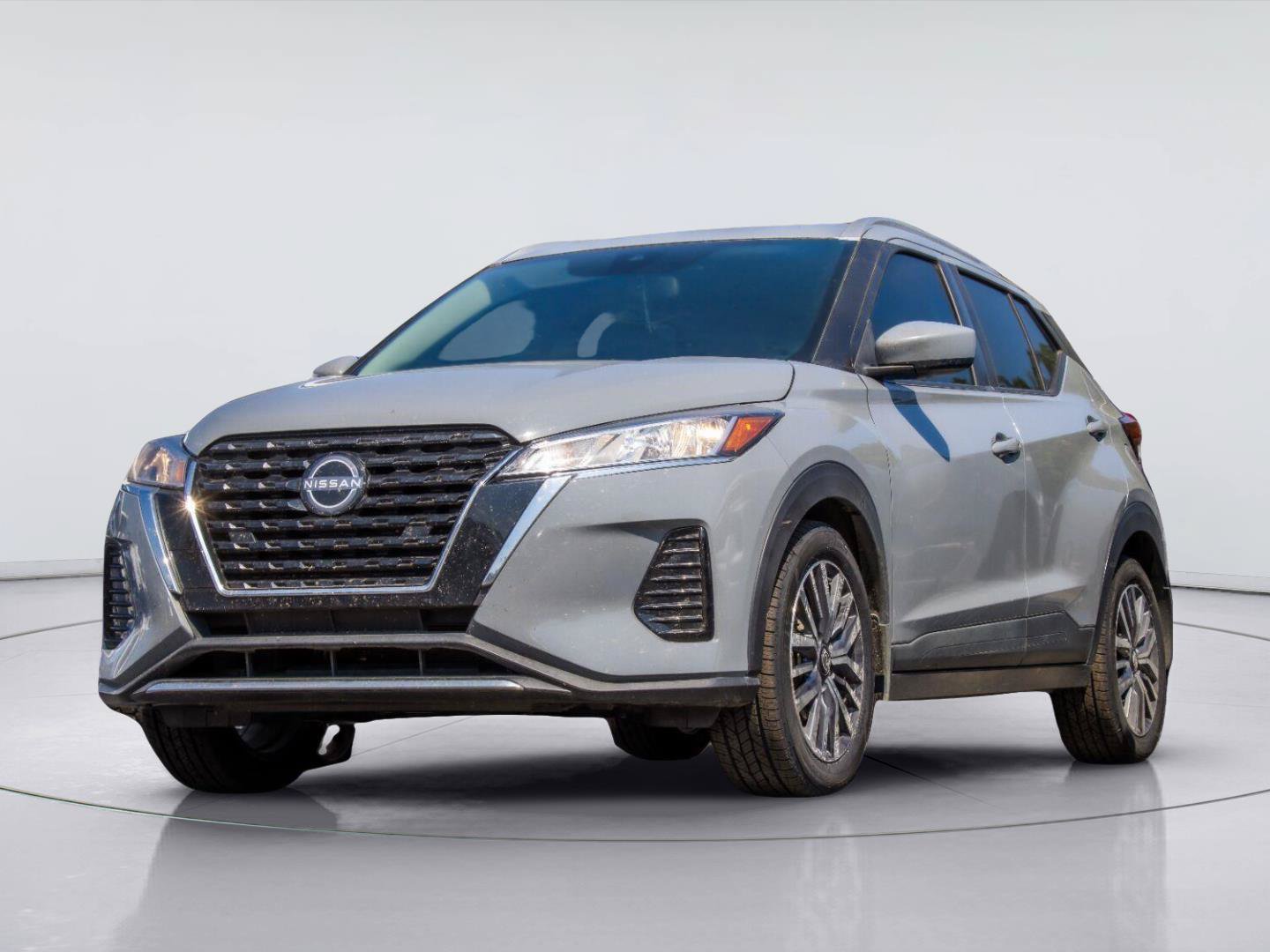 Used 2023 Nissan Kicks SV