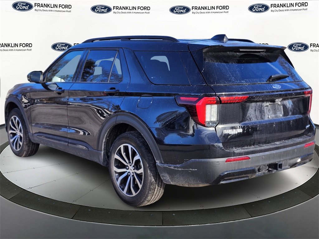 Certified 2025 Ford Explorer ST-Line image 3