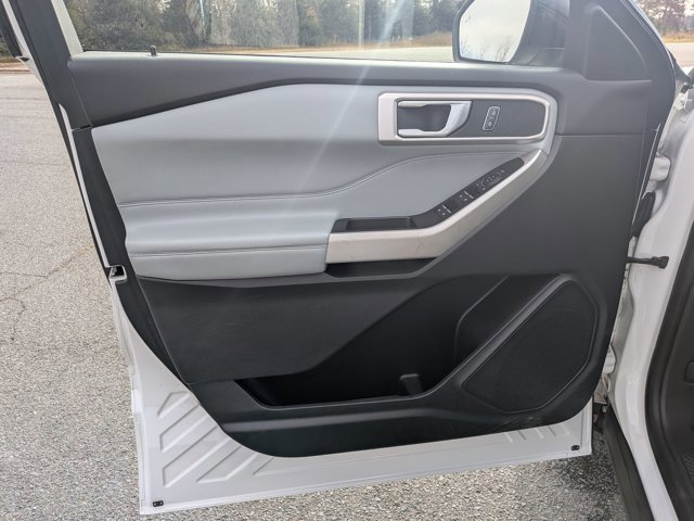 Certified 2022 Ford Explorer XLT w/ Equipment Group 202A image 12