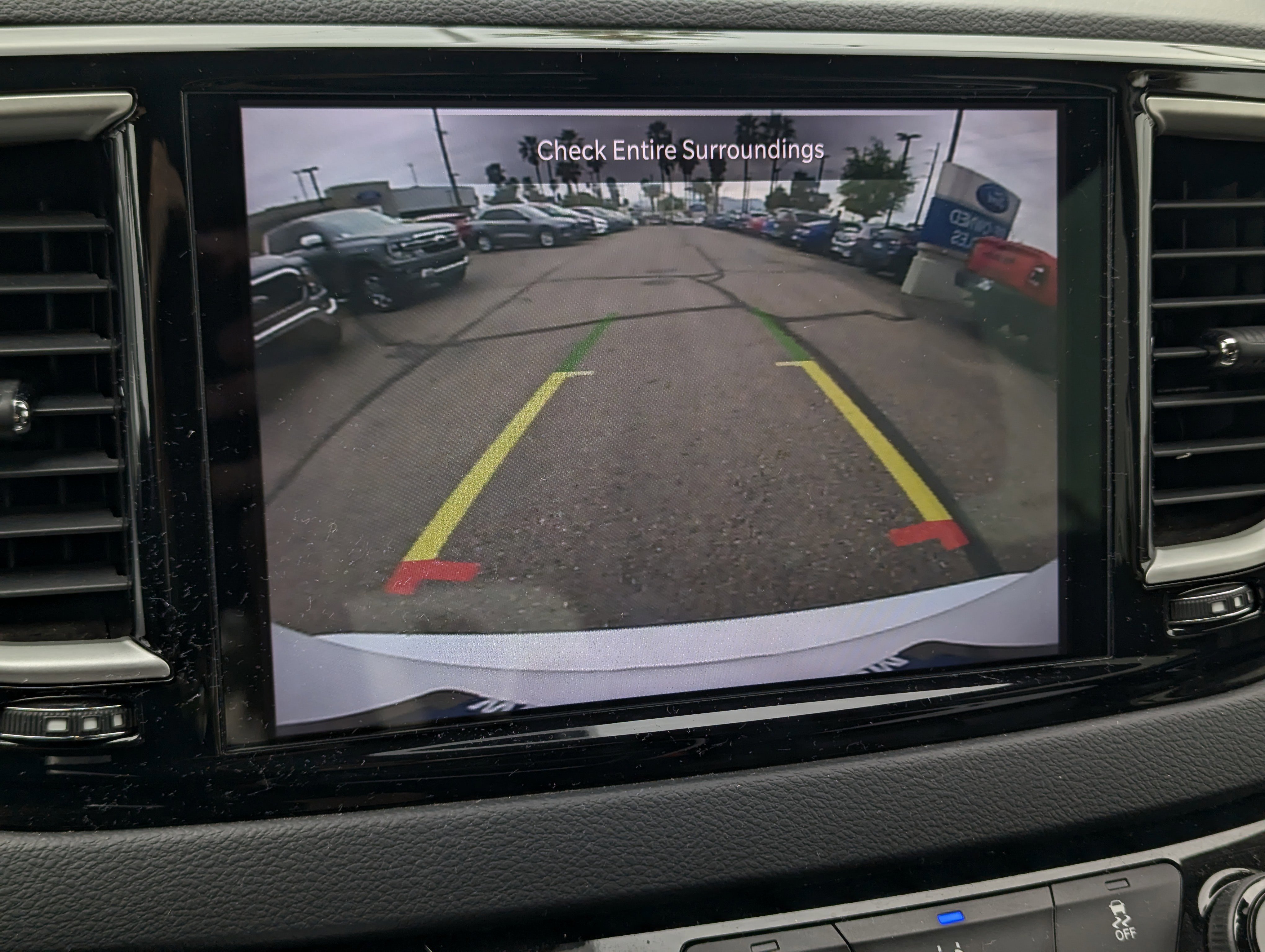 Used 2022 Chrysler Pacifica Touring-L image 11