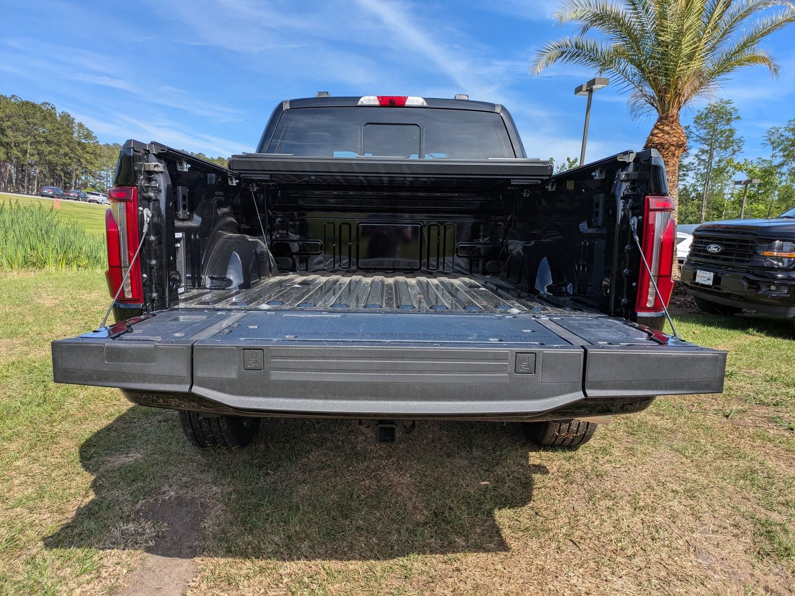Certified 2025 Ford F150 Platinum w/ Equipment Group 703A Plus AWD/4WD image 5