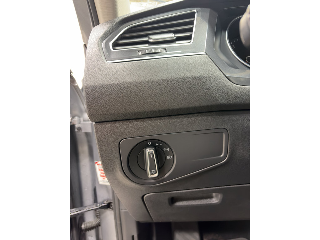 Used 2021 Volkswagen Tiguan SE AWD/4WD image 10