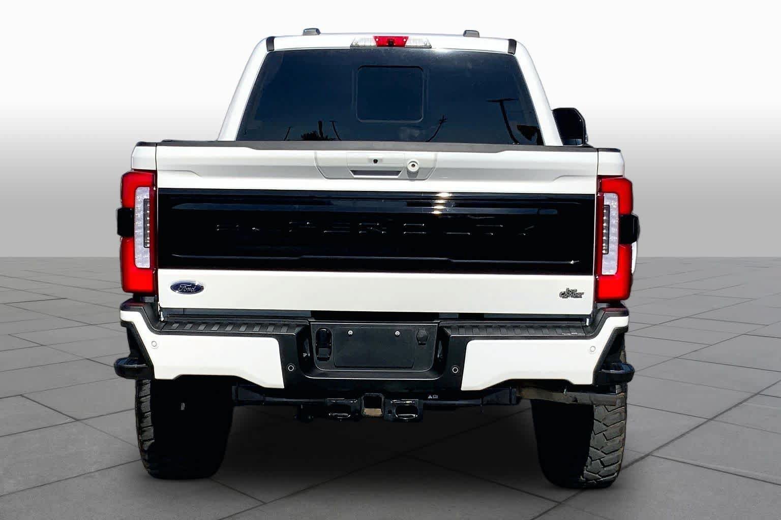 Certified 2025 Ford F250 Platinum w/ FX4 Off-Road Package AWD/4WD image 5