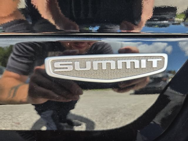 Used 2024 Jeep Grand Cherokee L Summit AWD/4WD image 16