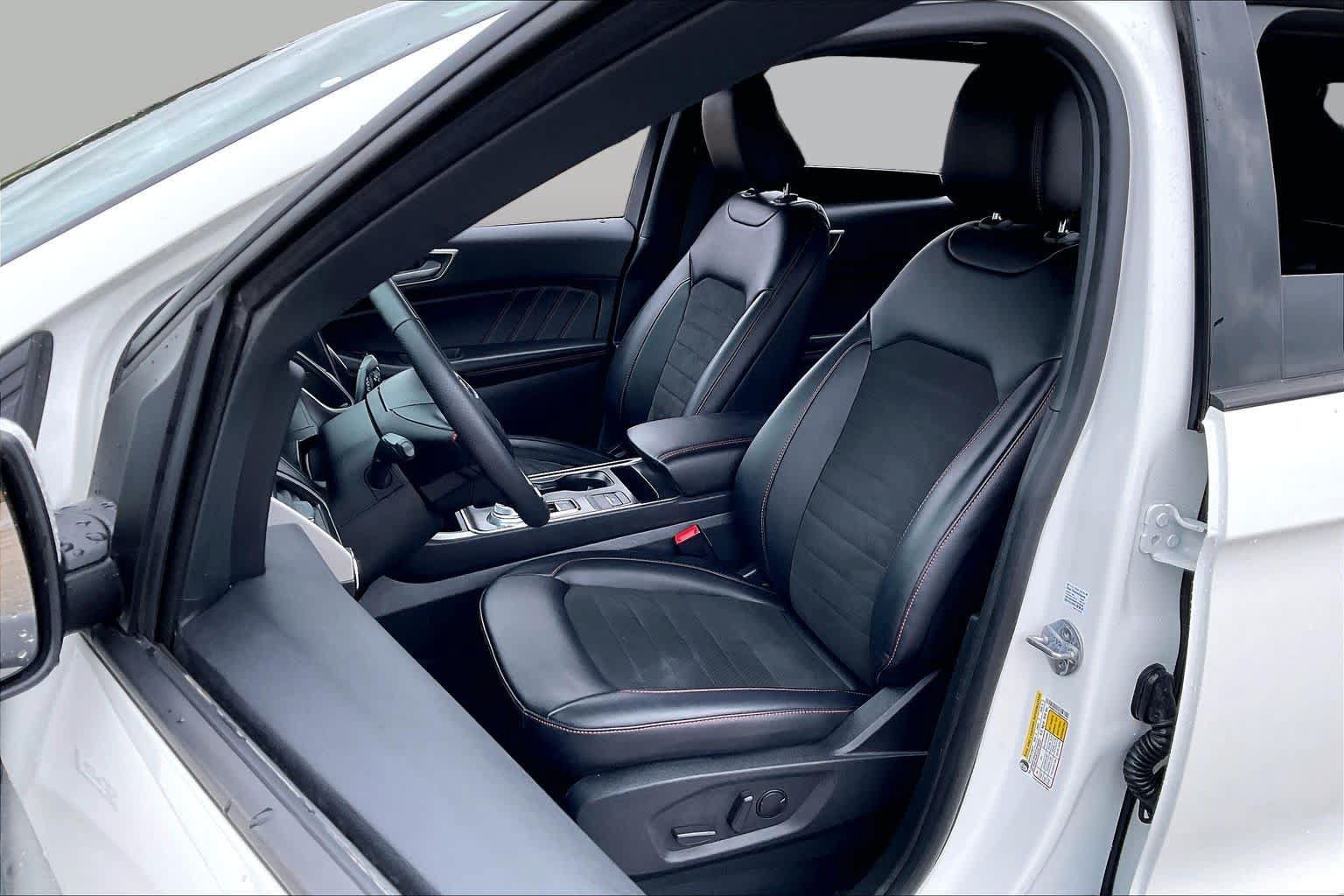 Certified 2024 Ford Edge ST-Line AWD/4WD image 8