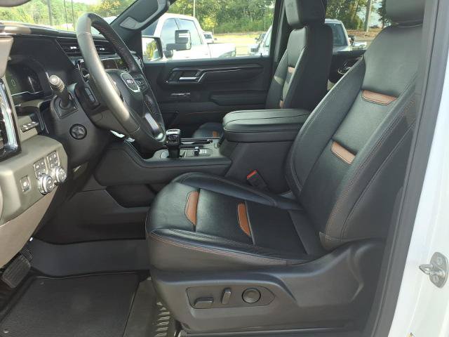 Used 2024 GMC Sierra 1500 AT4 w/ Technology Package AWD/4WD image 9