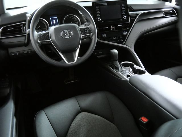 Used 2021 Toyota Camry LE FWD image 4
