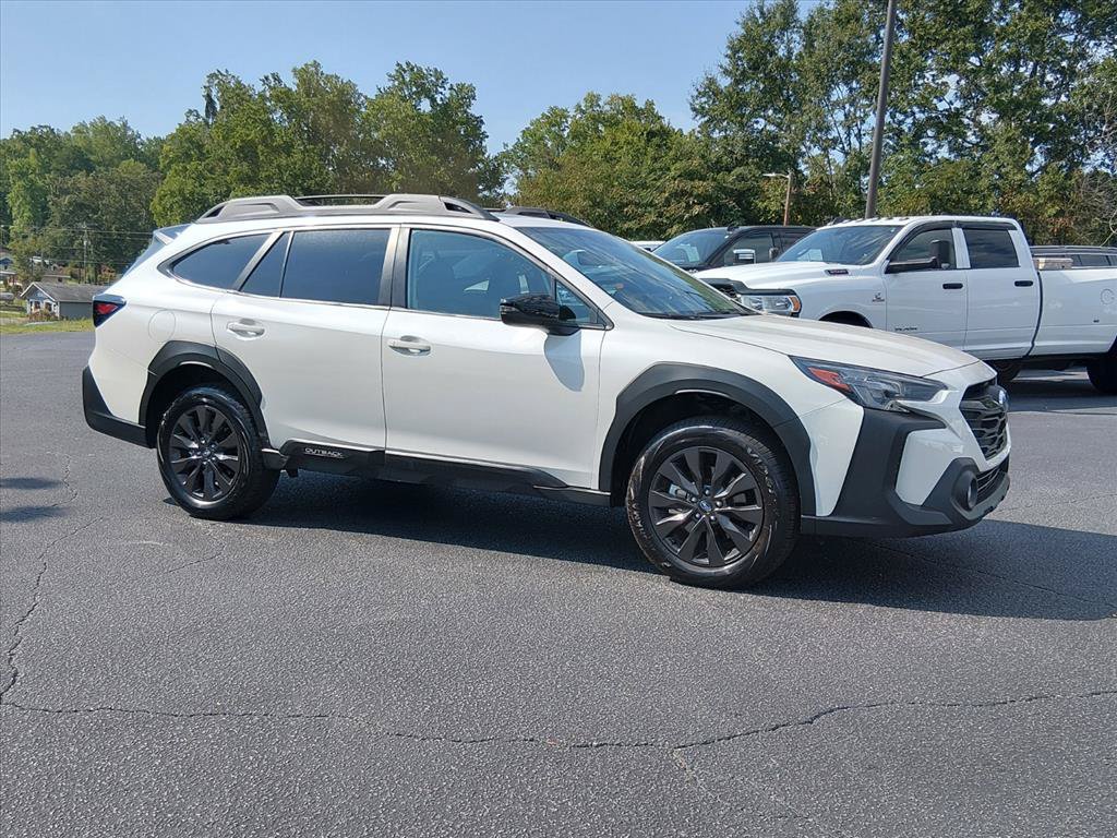 Used 2025 Subaru Outback Onyx Edition XT AWD/4WD image 2