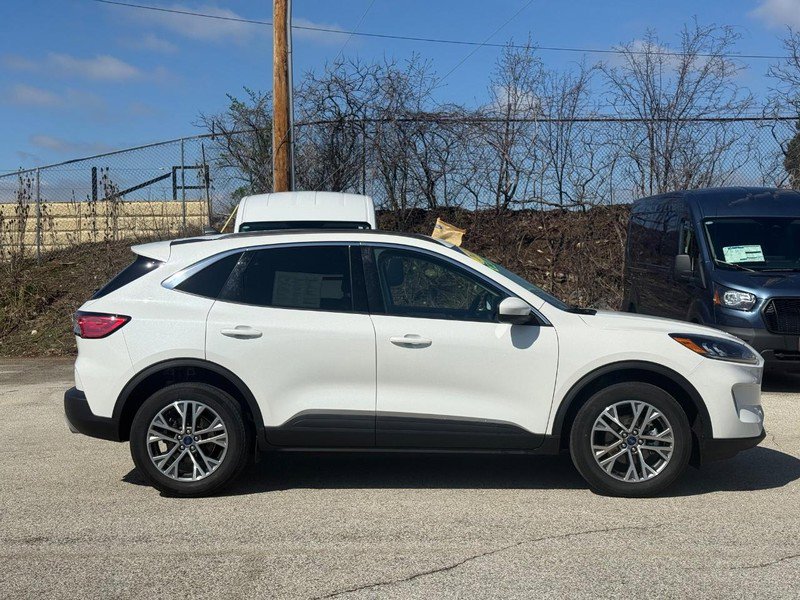 Certified 2022 Ford Escape SEL w/ Technology Package AWD/4WD image 2