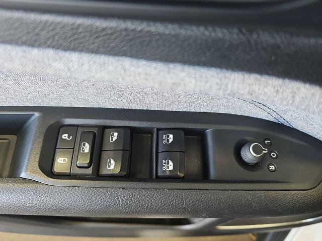 Used 2024 Jeep Compass Latitude AWD/4WD image 25