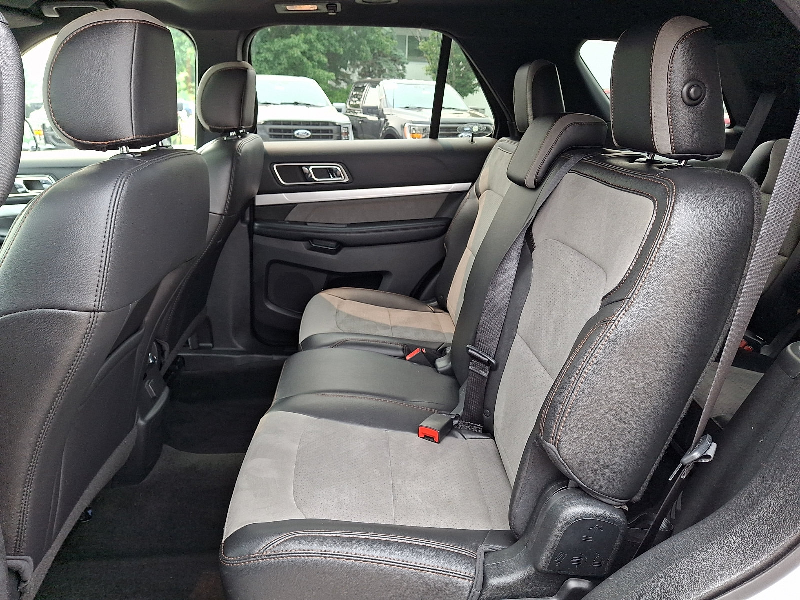 Certified 2017 Ford Explorer XLT w/ Equipment Group 202A AWD/4WD image 13