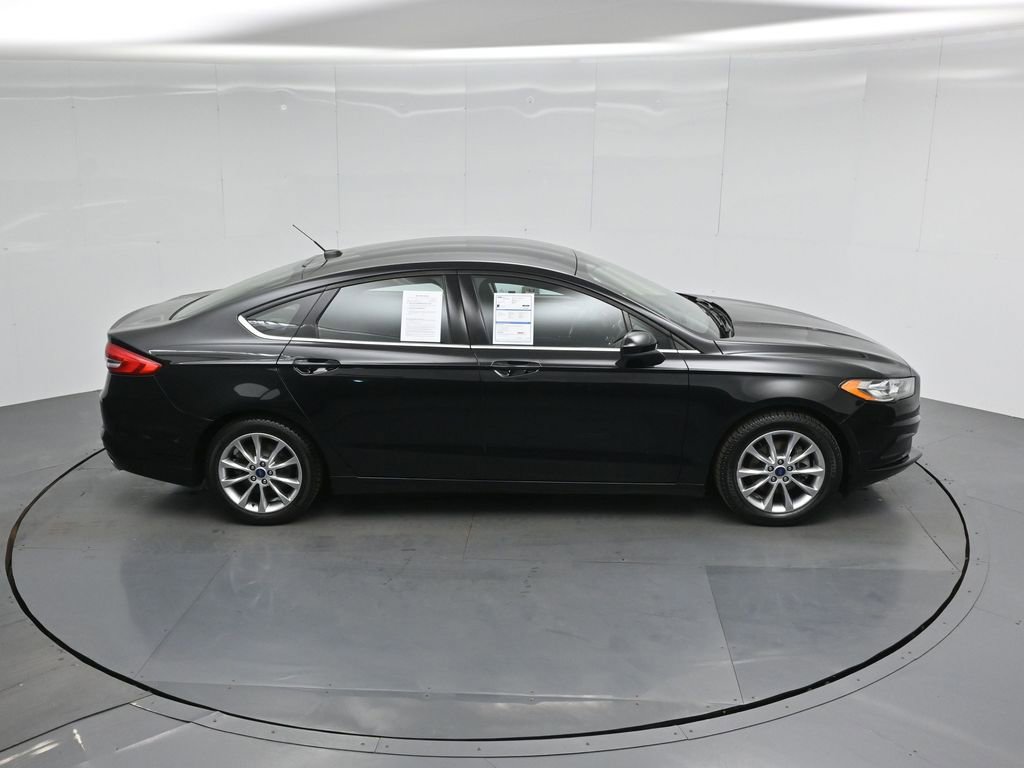 Certified 2017 Ford Fusion SE image 38