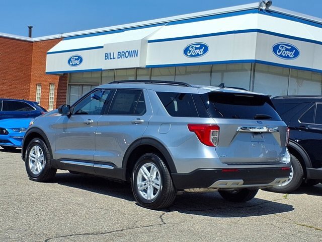 Certified 2024 Ford Explorer XLT w/ Equipment Group 202A AWD/4WD image 2