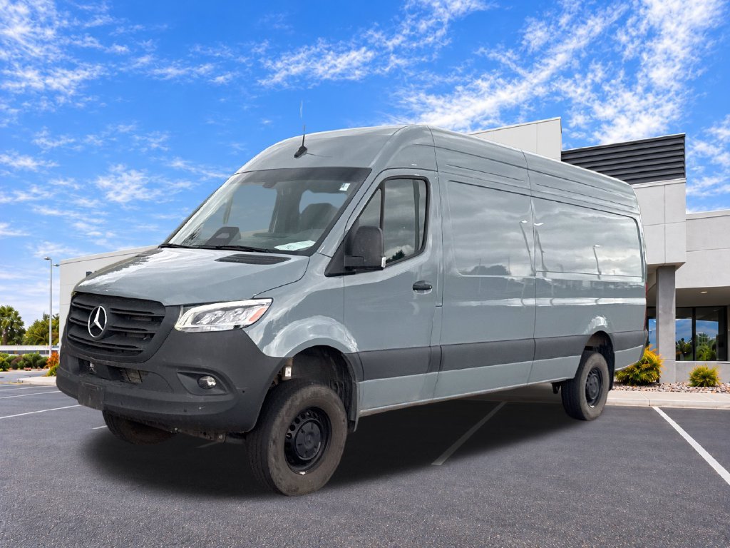 Used 2025 Mercedes-Benz Sprinter 2500 image 4