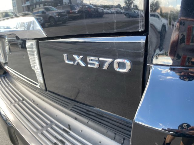 Used 2017 Lexus LX 570 4WD w/ Luxury Package image 21