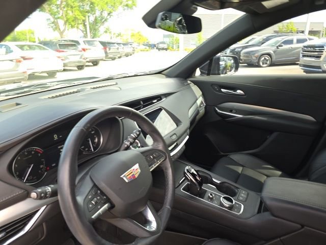 Used 2023 Cadillac XT4 Premium Luxury image 9