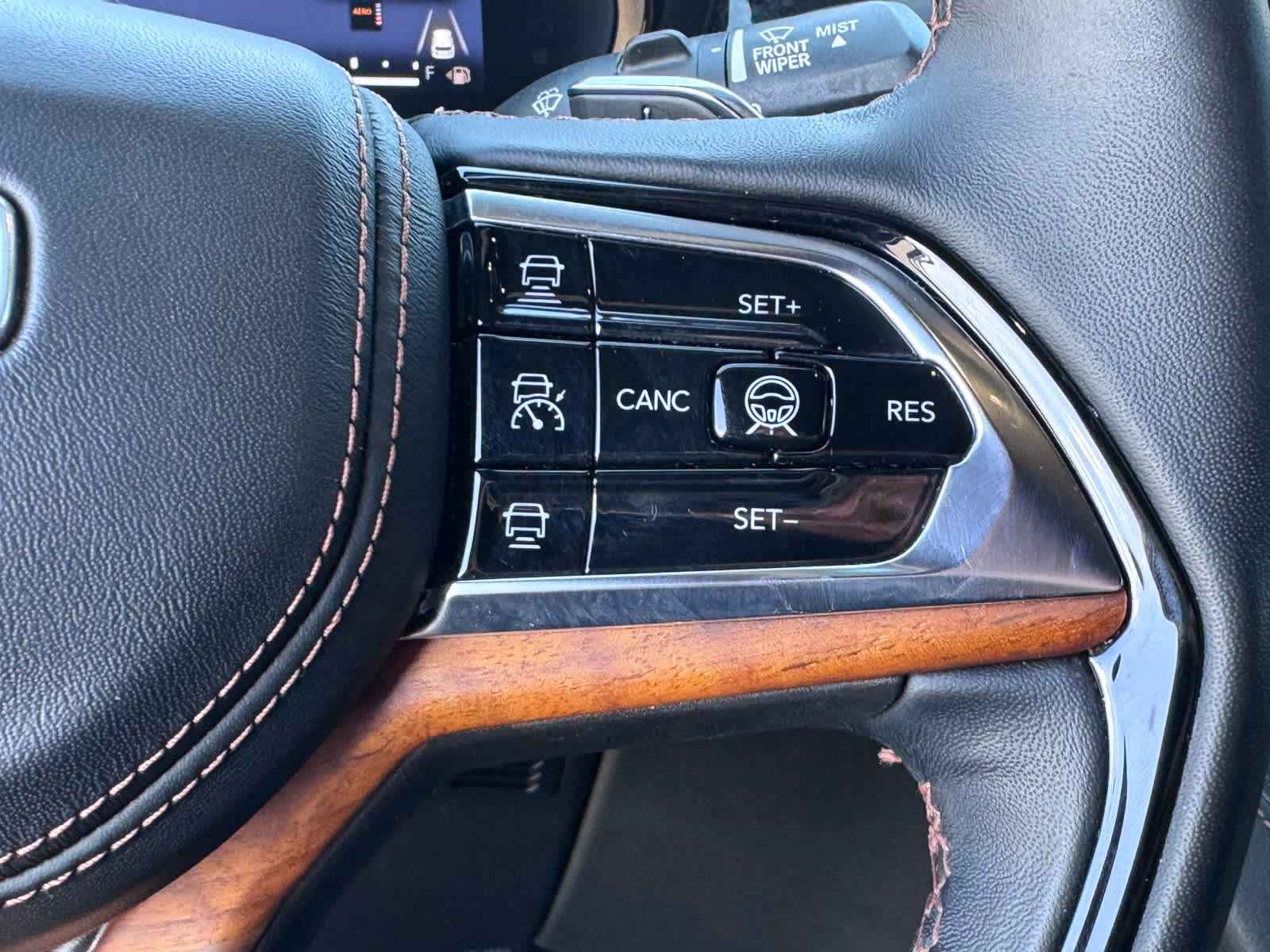 Used 2022 Jeep Grand Cherokee L Summit AWD/4WD image 32