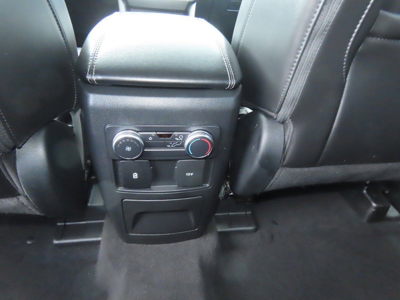 Certified 2022 Ford Explorer XLT w/ Equipment Group 202A RWD image 23