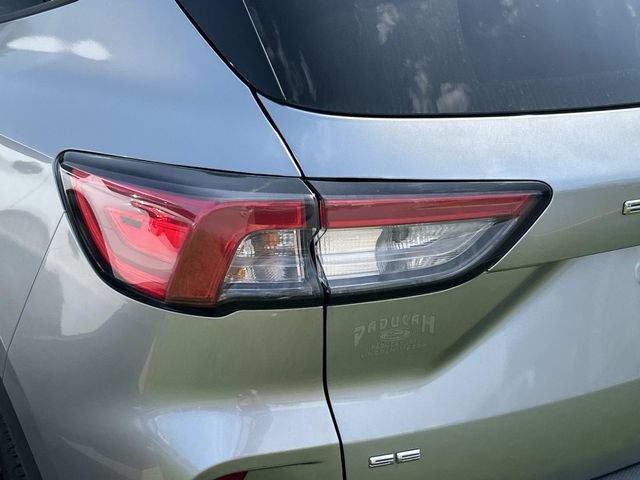 Certified 2022 Ford Escape SE w/ SE Sport Appearance Package FWD image 8