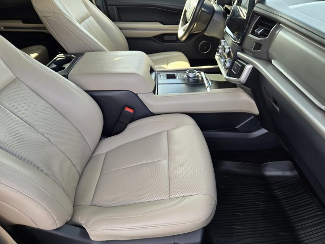 Certified 2022 Ford Expedition XLT image 13