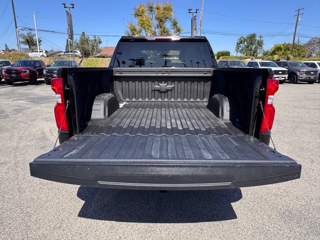Used 2022 Chevrolet Silverado 1500 RST w/ Safety Package AWD/4WD image 13