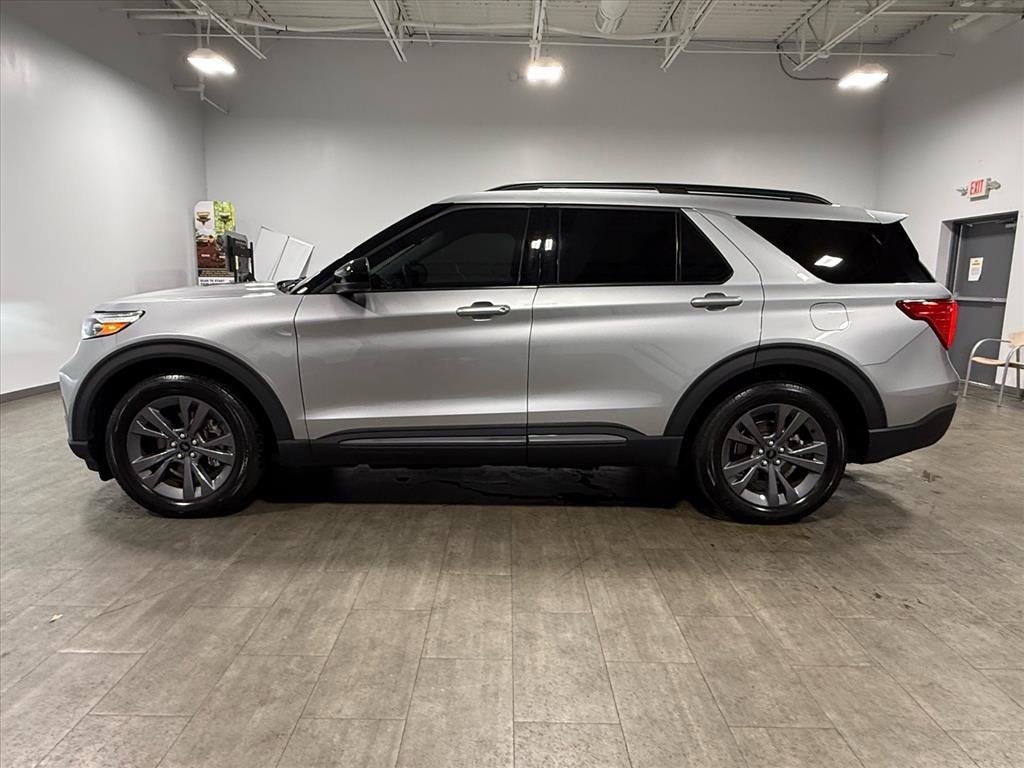 Certified 2023 Ford Explorer XLT w/ Equipment Group 202A image 7