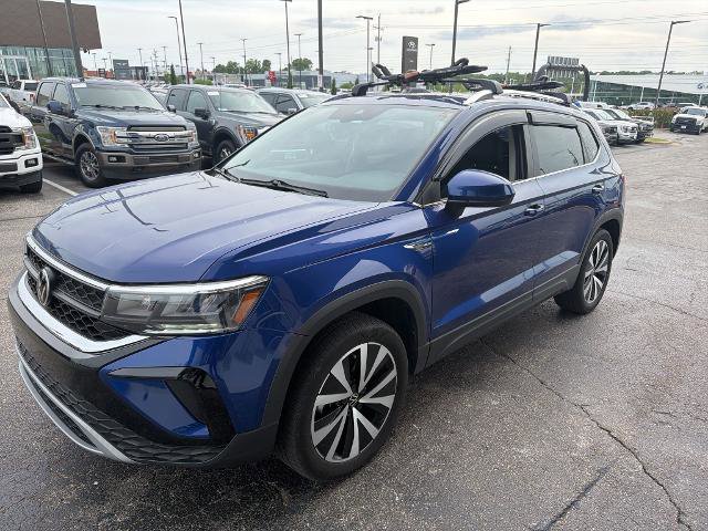 Used 2023 Volkswagen Taos SE AWD/4WD image 2
