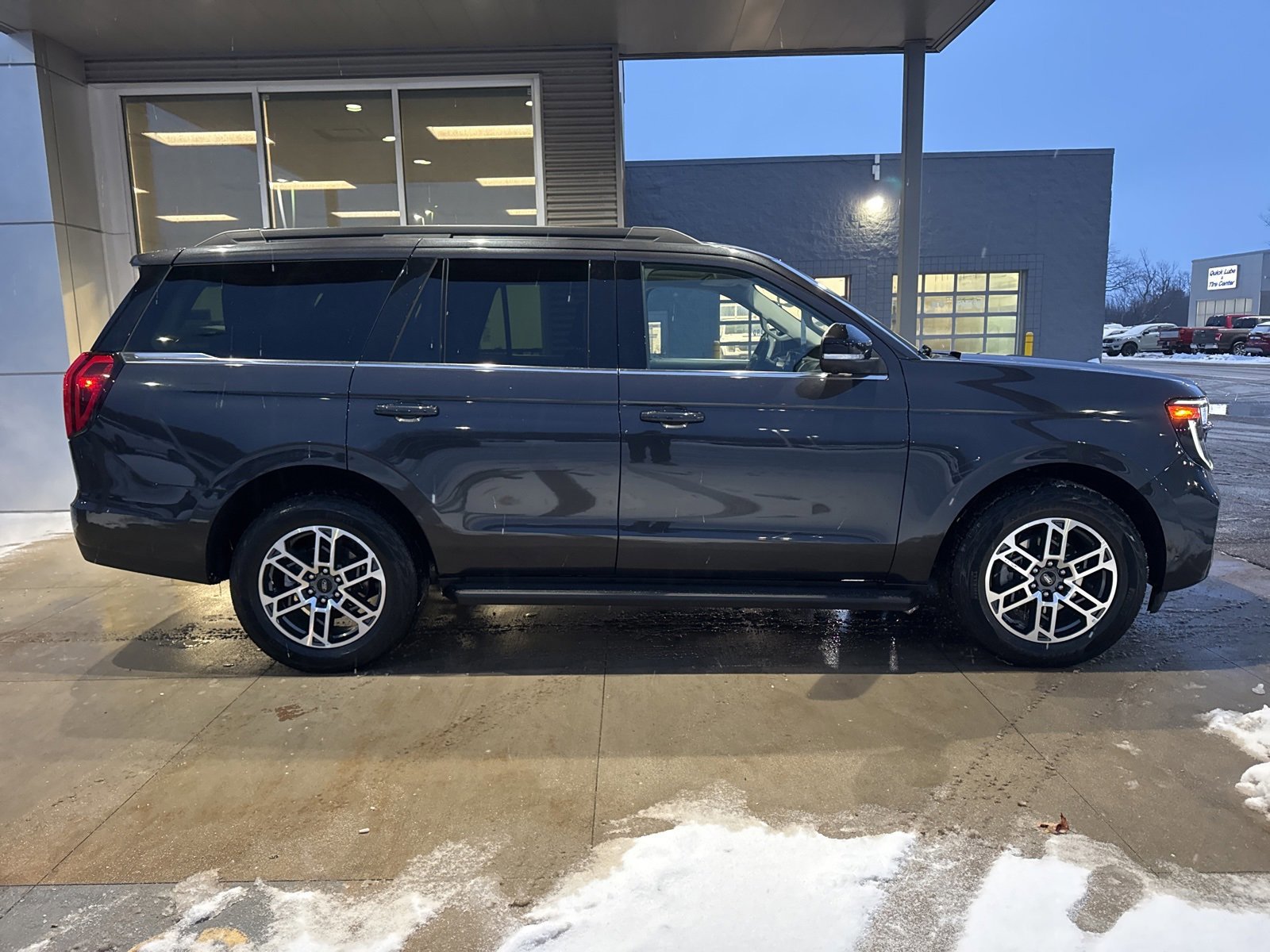 Certified 2025 Ford Expedition Active image 2