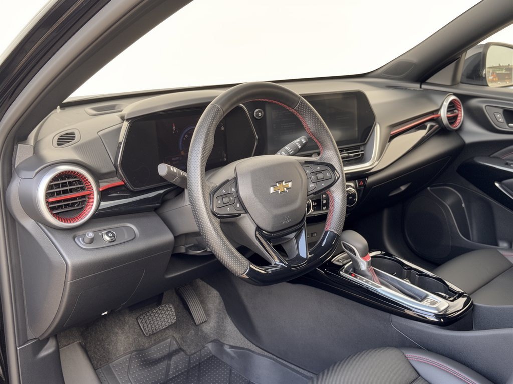 Used 2025 Chevrolet Trax RS w/ Driver Confidence Package FWD image 4
