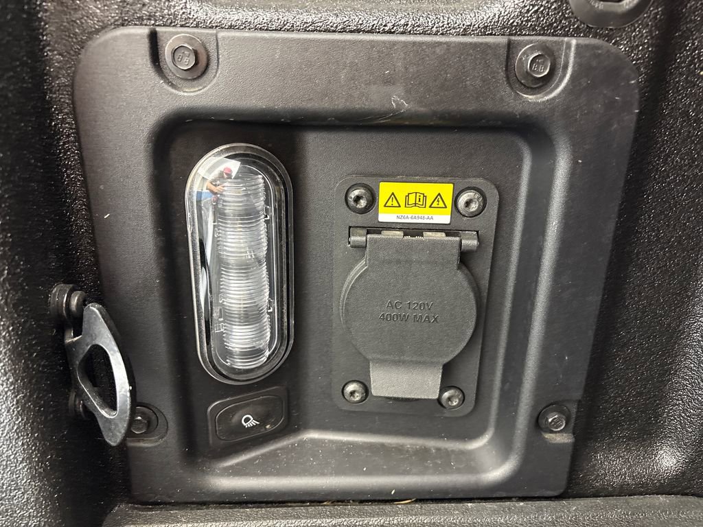 Certified 2025 Ford Maverick Tremor AWD/4WD image 30