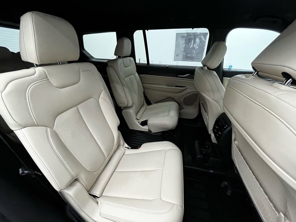Used 2024 Jeep Grand Cherokee L Limited w/ Luxury Tech Group II image 34
