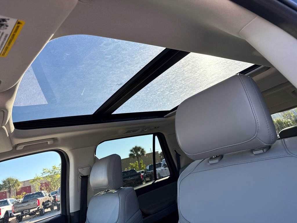 Certified 2025 Ford Expedition Active image 13