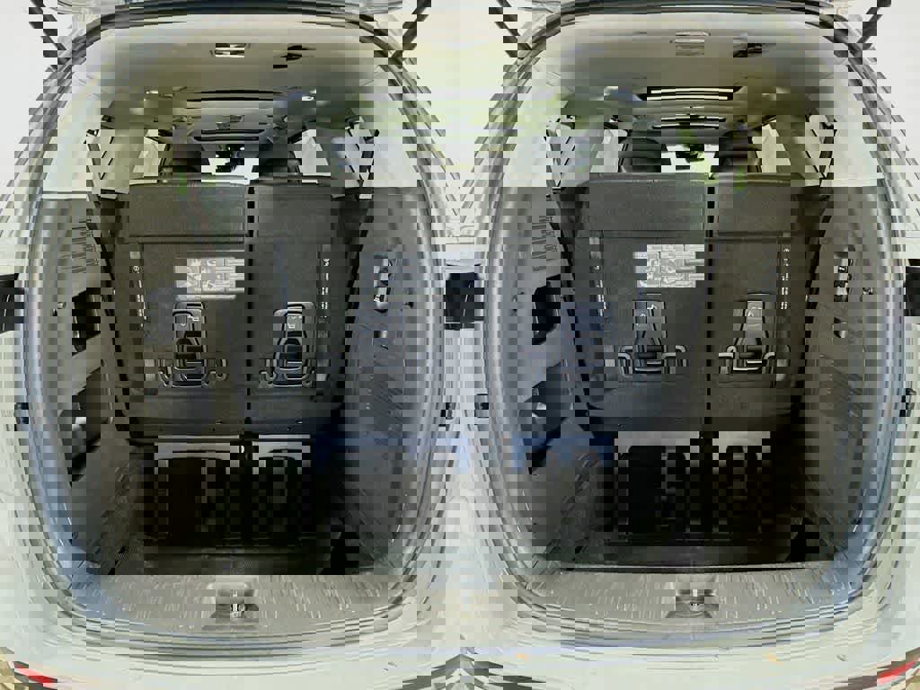 Used 2023 Kia Carnival SX Prestige image 23