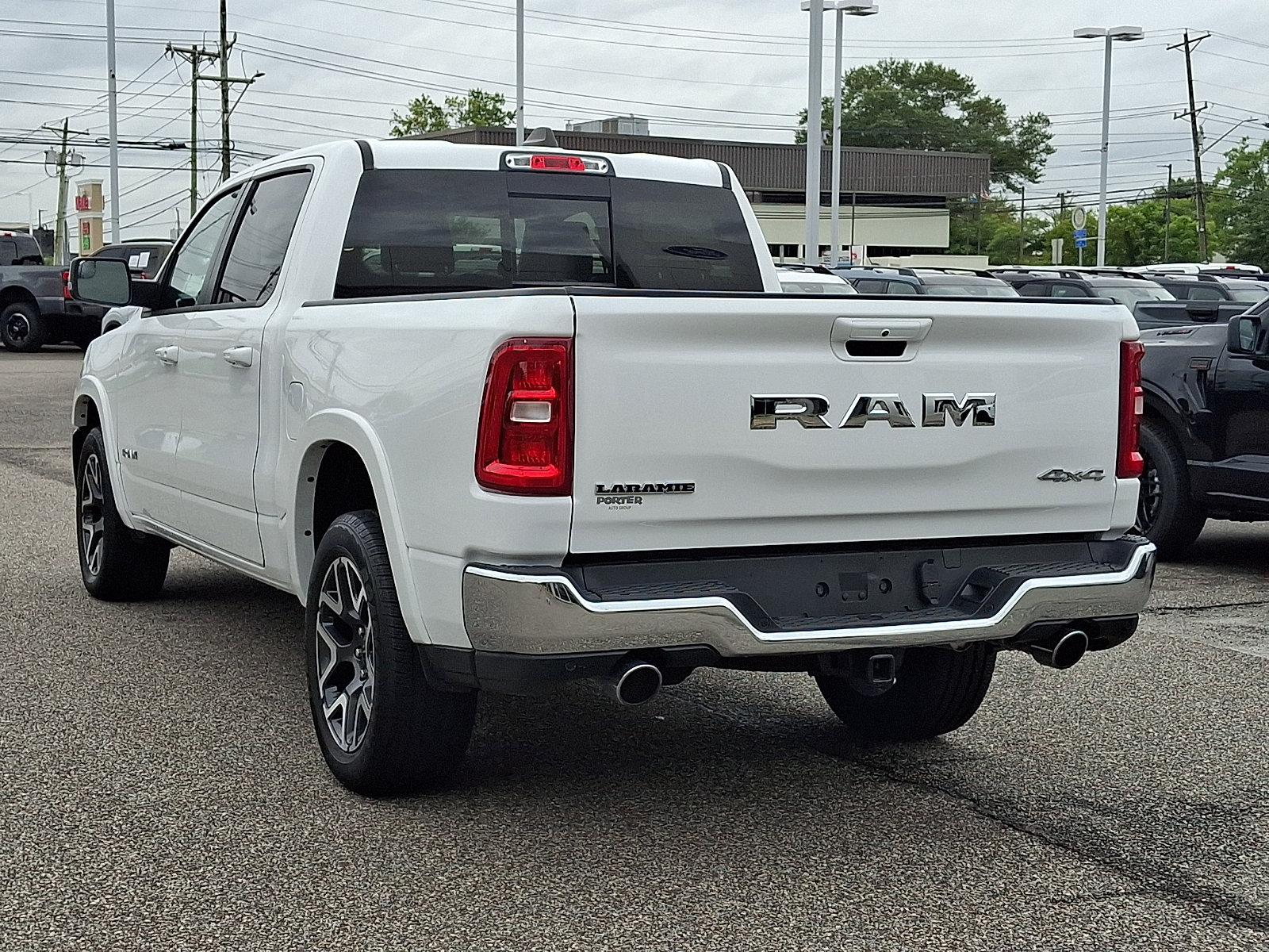 Used 2025 RAM 1500 Laramie AWD/4WD image 8