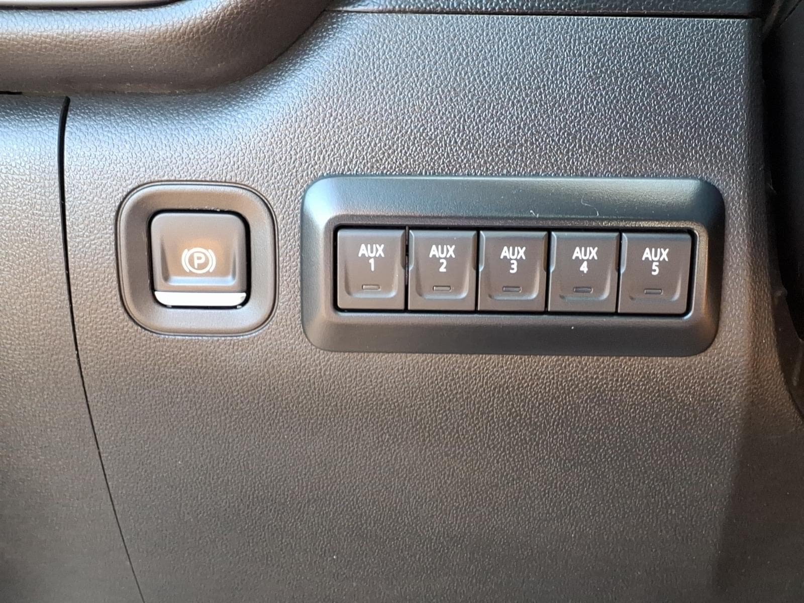 Used 2021 Chevrolet Silverado 2500 Custom w/ Custom Convenience Package AWD/4WD image 22