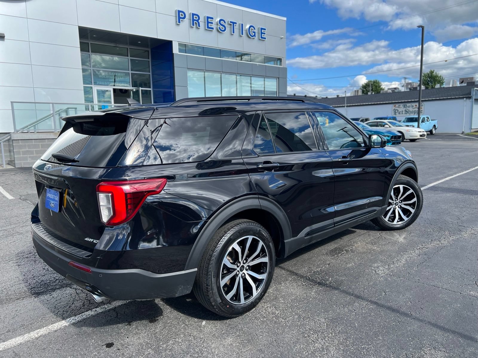 Certified 2023 Ford Explorer ST-Line AWD/4WD image 19