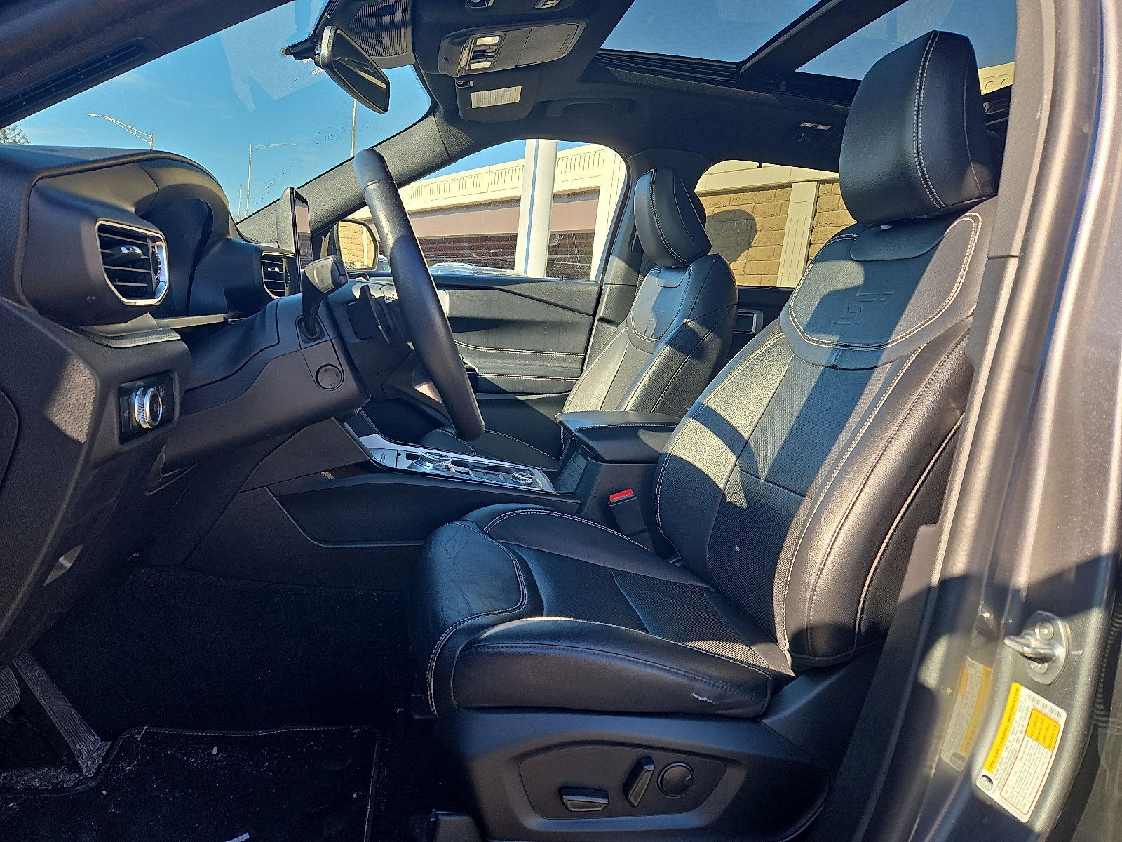 Certified 2022 Ford Explorer ST w/ Equipment Group 401A image 13