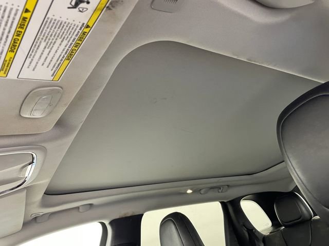 Used 2019 Jeep Cherokee Limited w/ Technology Group AWD/4WD image 8