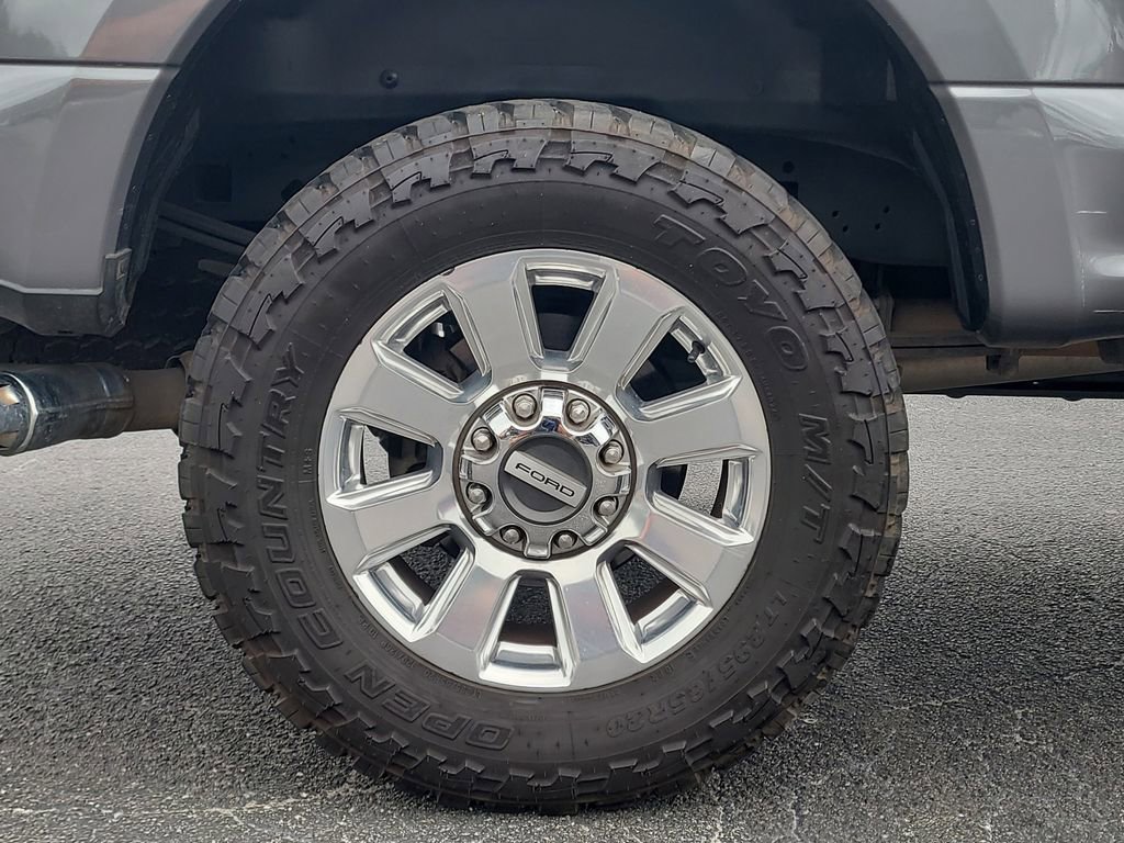 Certified 2022 Ford F250 Platinum w/ FX4 Off-Road Package AWD/4WD image 5