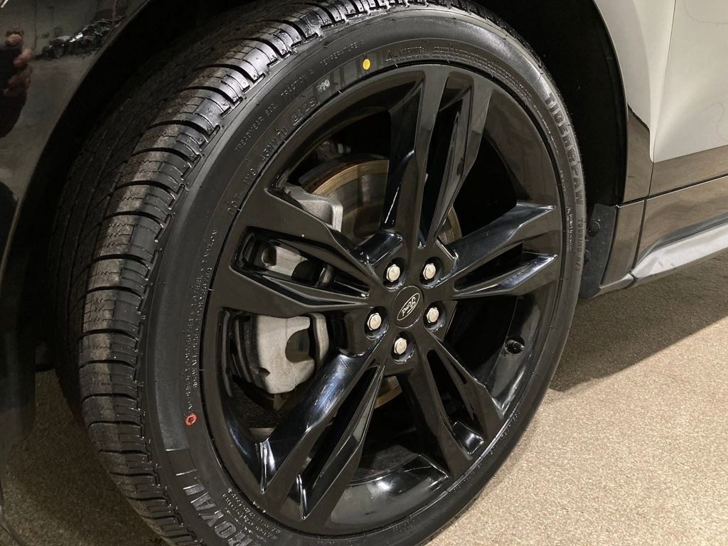 Certified 2022 Ford Edge ST w/ Equipment Group 401A image 17