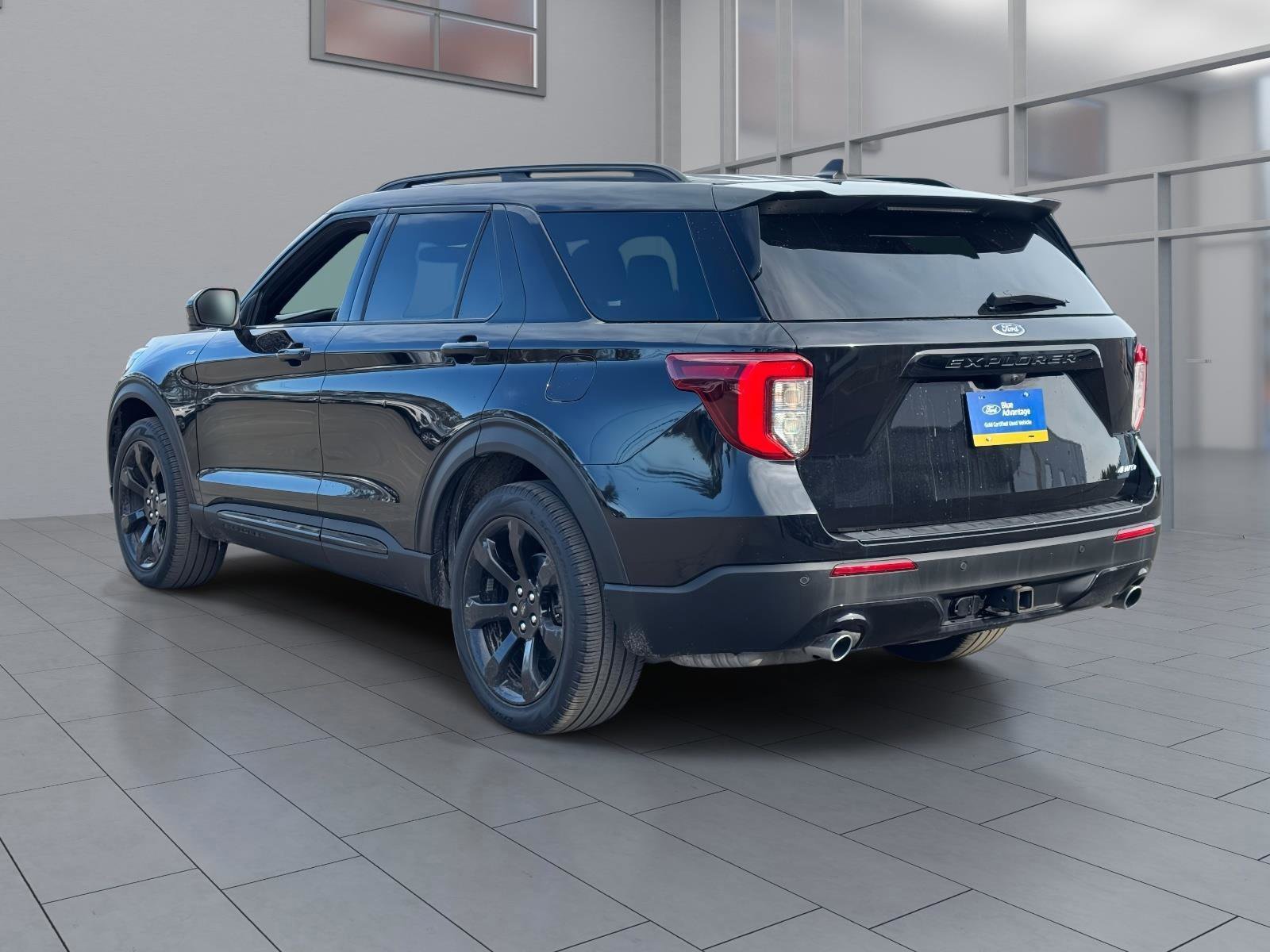 Certified 2023 Ford Explorer ST-Line w/ Class IV Trailer Tow Package image 4
