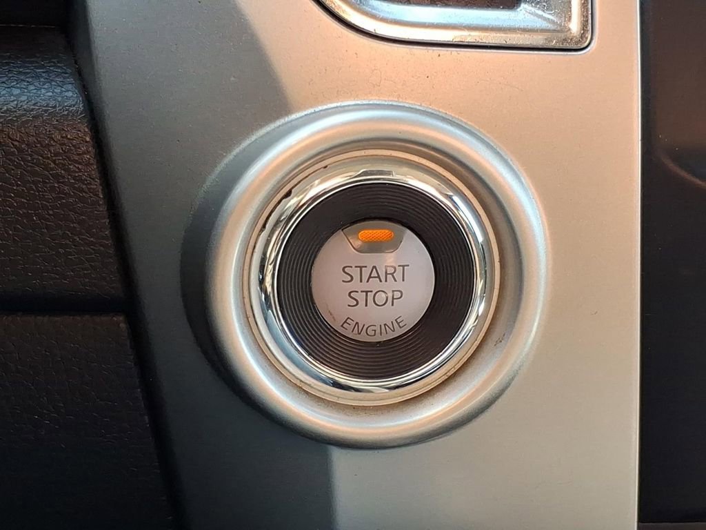 Used 2019 Nissan Titan SV w/ SV Convenience Package RWD image 22
