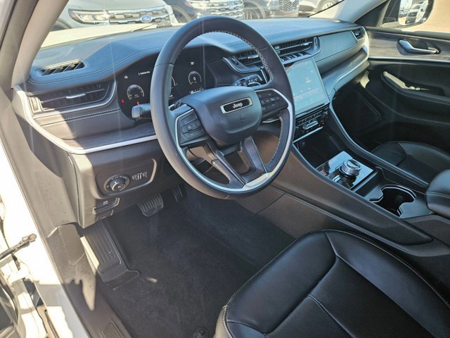 Used 2023 Jeep Grand Cherokee L Limited w/ Luxury Tech Group II image 11