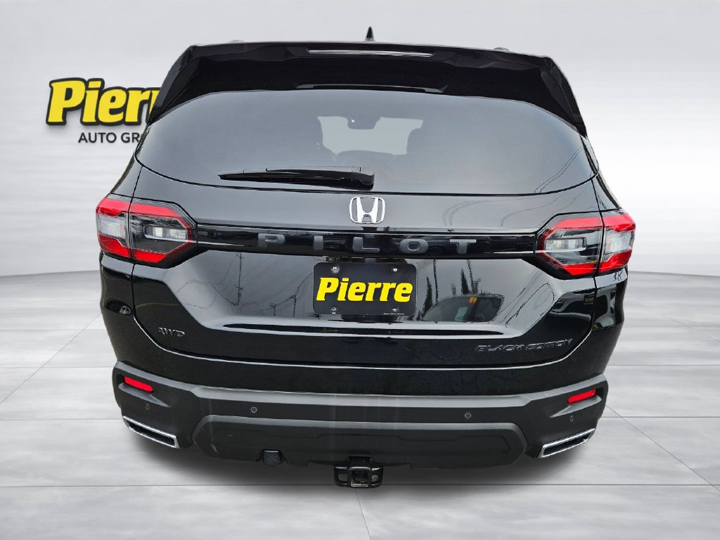 Used 2025 Honda Pilot Black Edition image 4