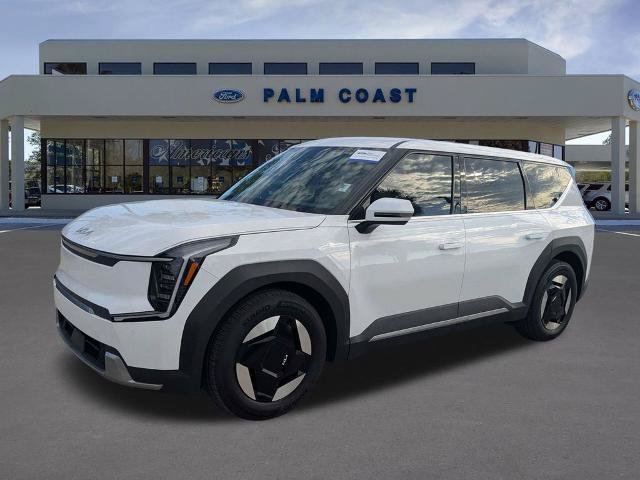 Used 2026 Kia EV9 Light RWD image 8