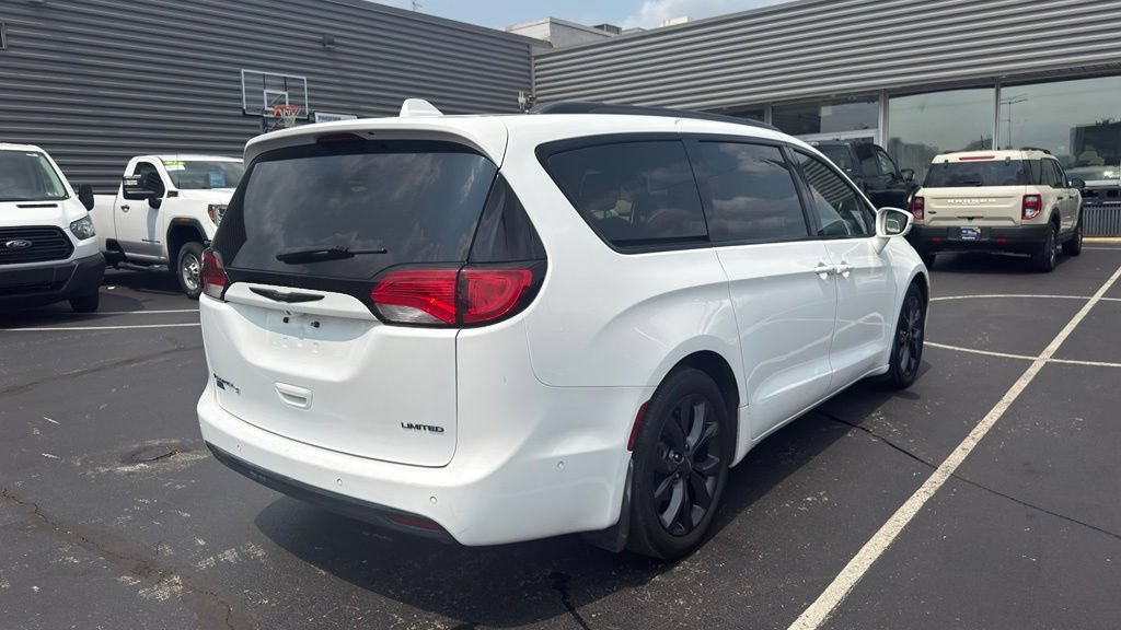 Used 2019 Chrysler Pacifica Limited w/ Advanced Safetytec Group FWD image 5