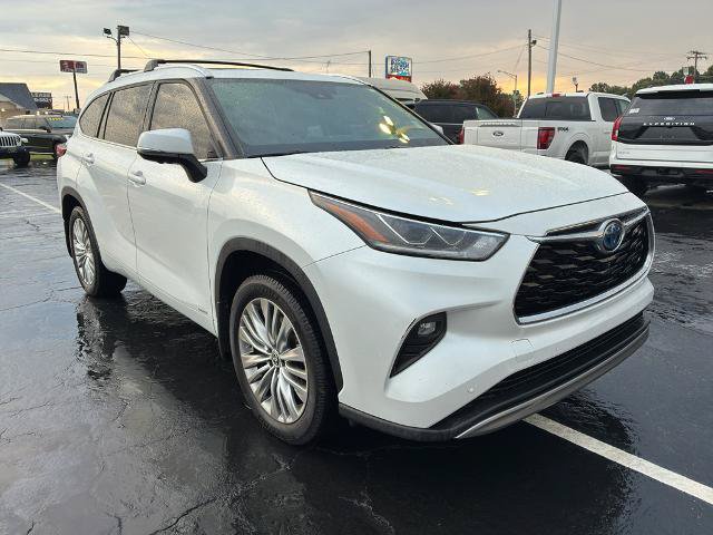 Used 2023 Toyota Highlander Platinum AWD/4WD image 3