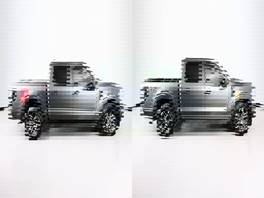 Certified 2022 Ford F150 XL w/ STX Appearance Package image 6