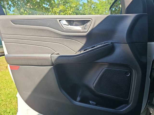 Certified 2025 Ford Escape ST-Line Select AWD/4WD image 26
